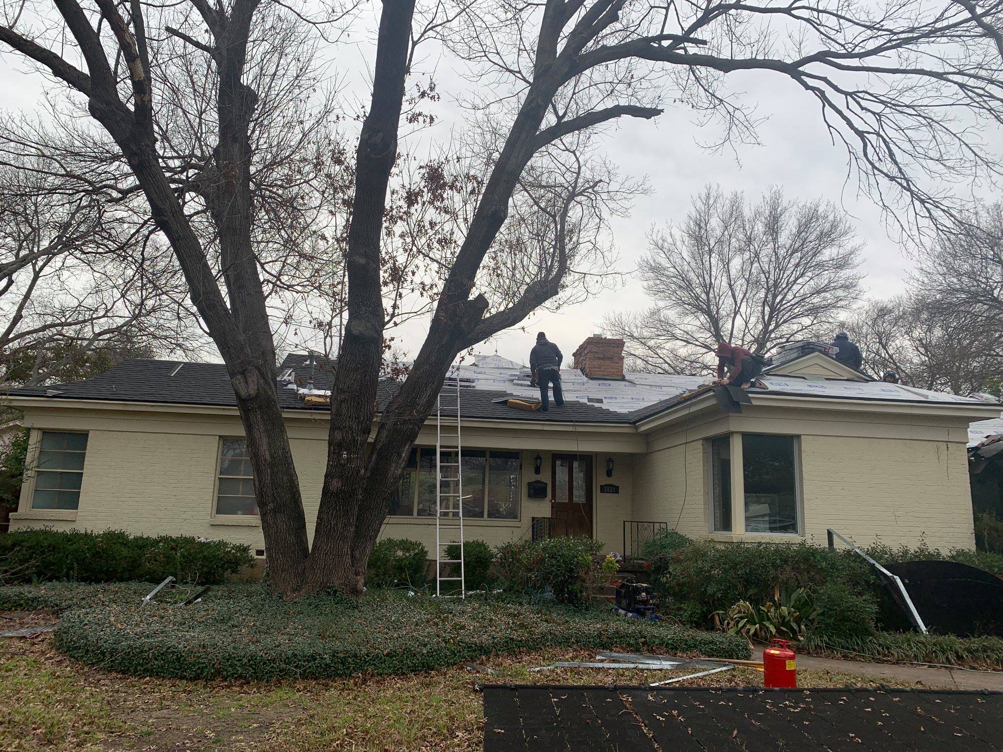 Gallery Image: A.R. ROOFING